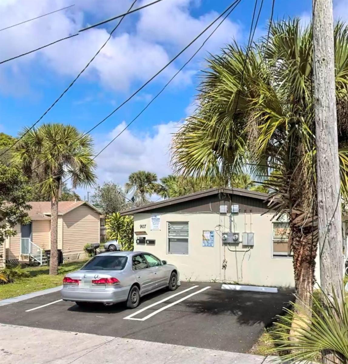 907 5th Street # 1, West Palm Beach FL 33401