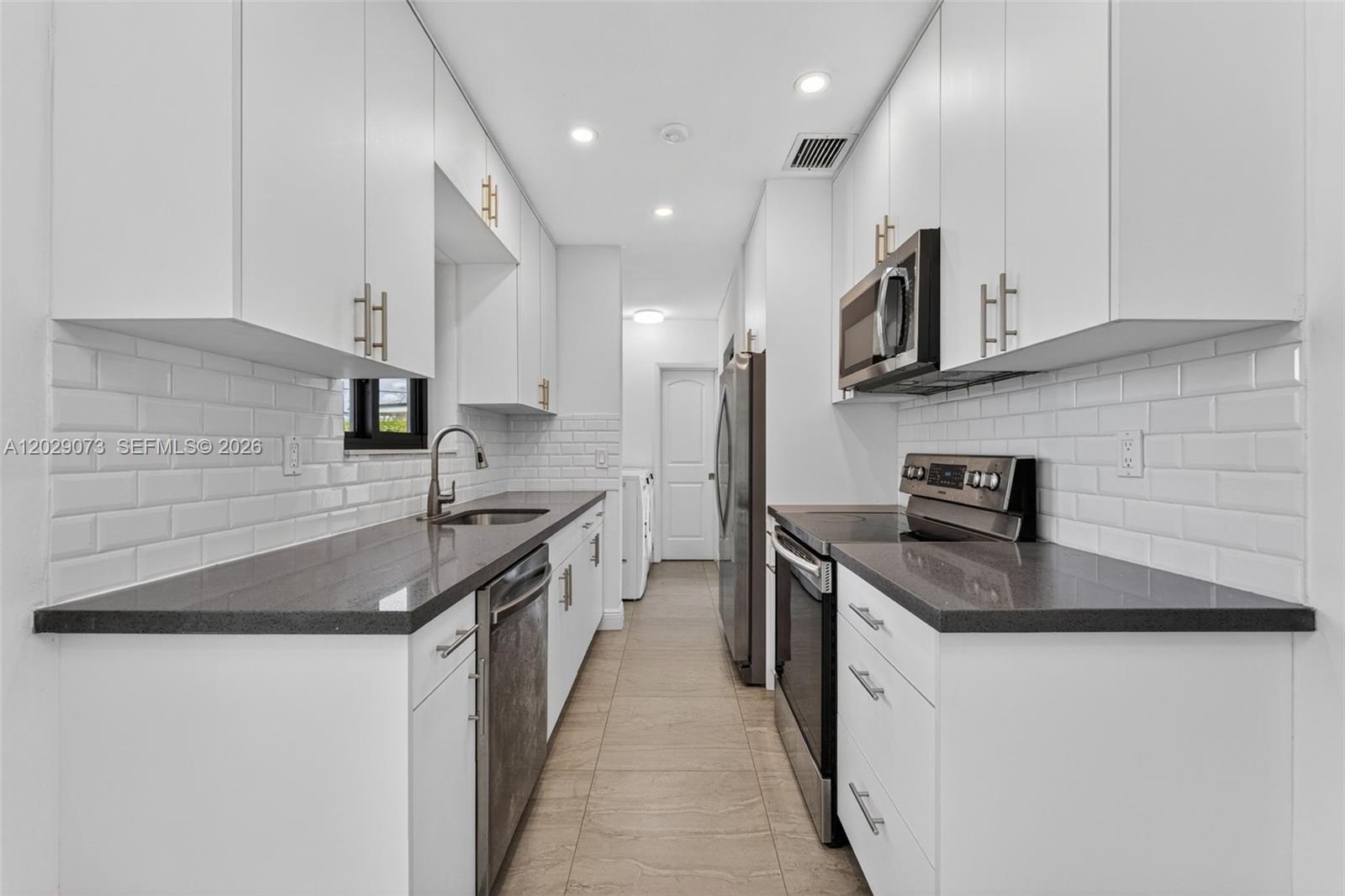 680 W 50th Pl, Hialeah FL 33012 photo 3