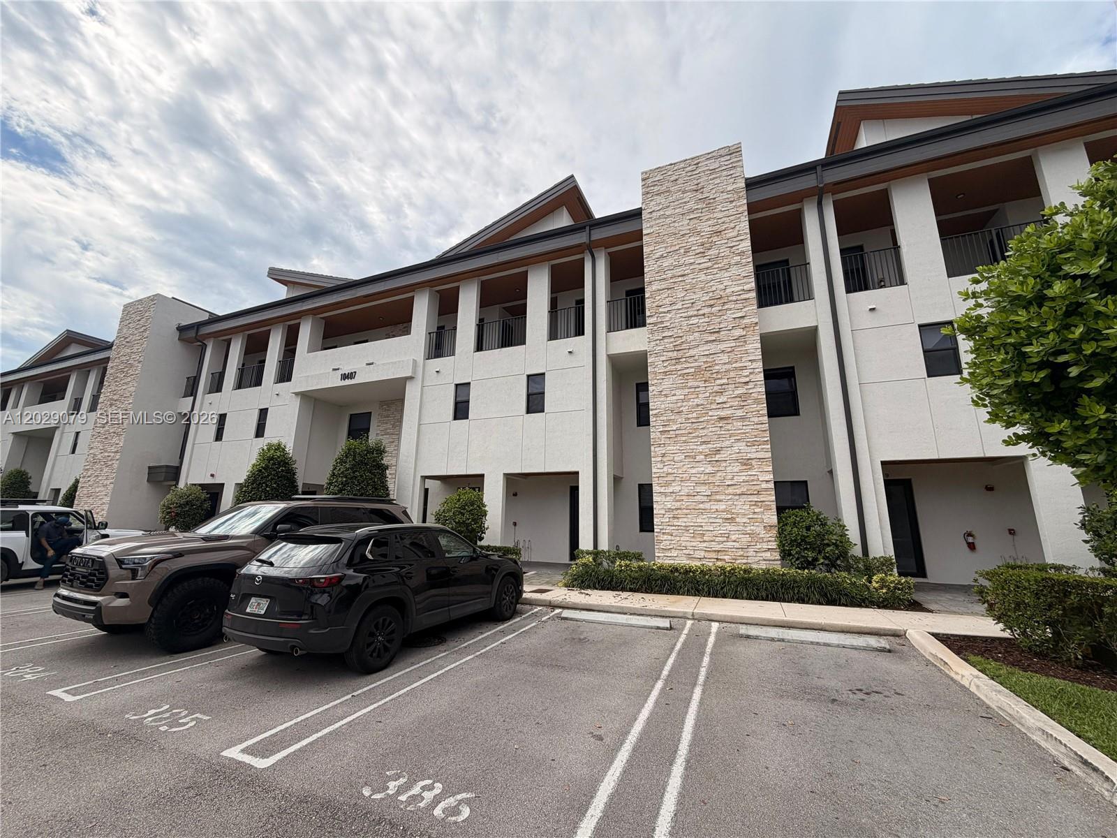 10407 NW 82nd St # 9, Doral FL 33178