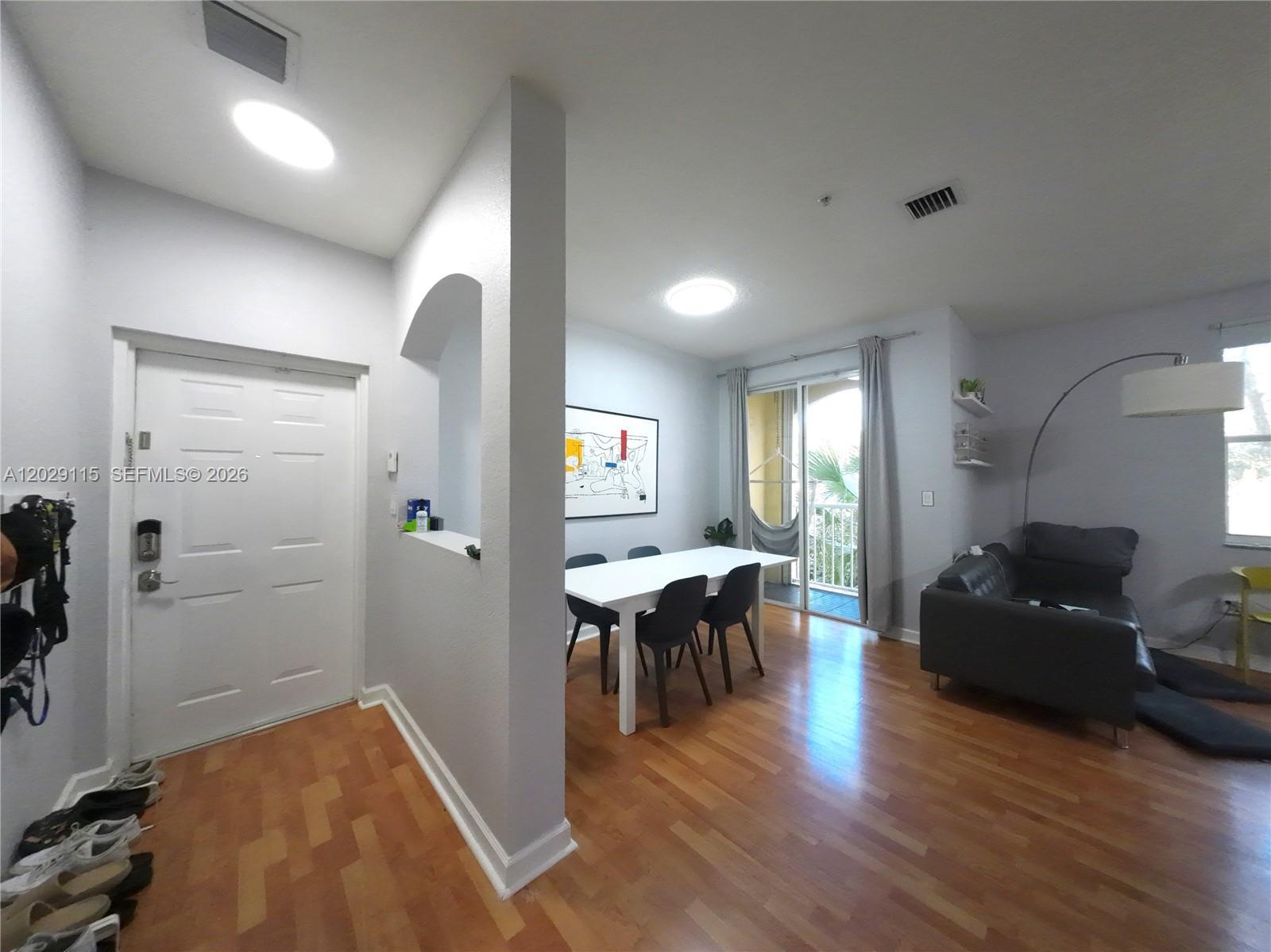 130 Jacaranda Country Club Dr # 203, Plantation FL 33324