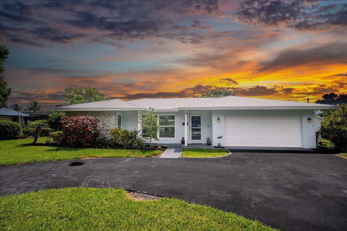 2066 SE 5th Ct Court SE, Vero Beach FL 32962 photo 2