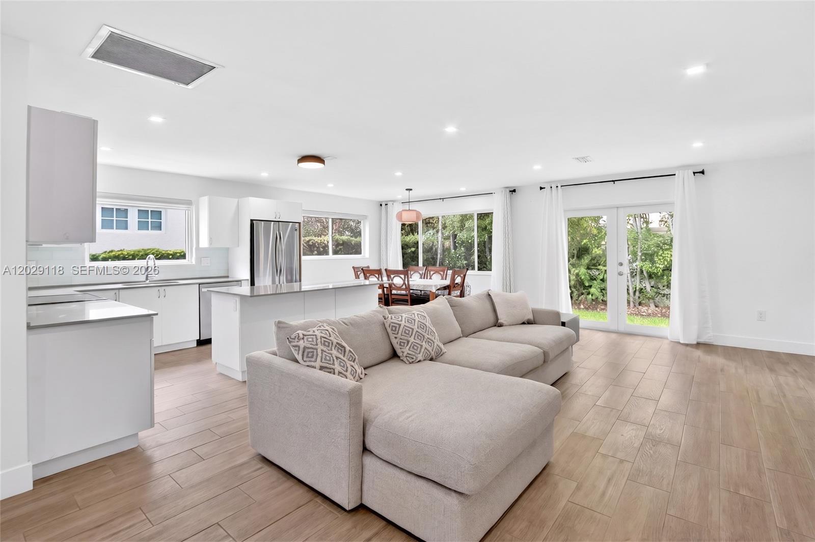 809 Milan Ave., Coral Gables FL 33134 photo 2