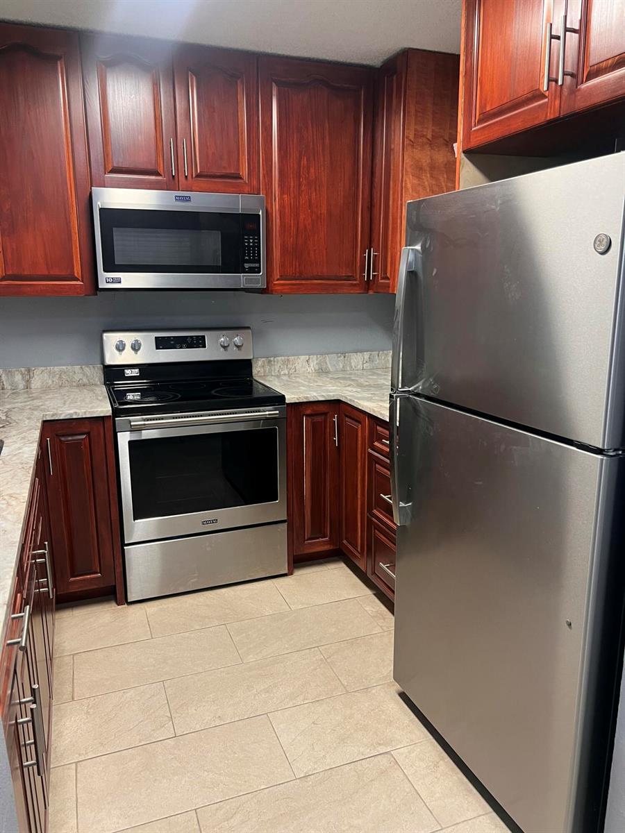 1661 E Balfour Point Drive, West Palm Beach FL 33411 photo 2