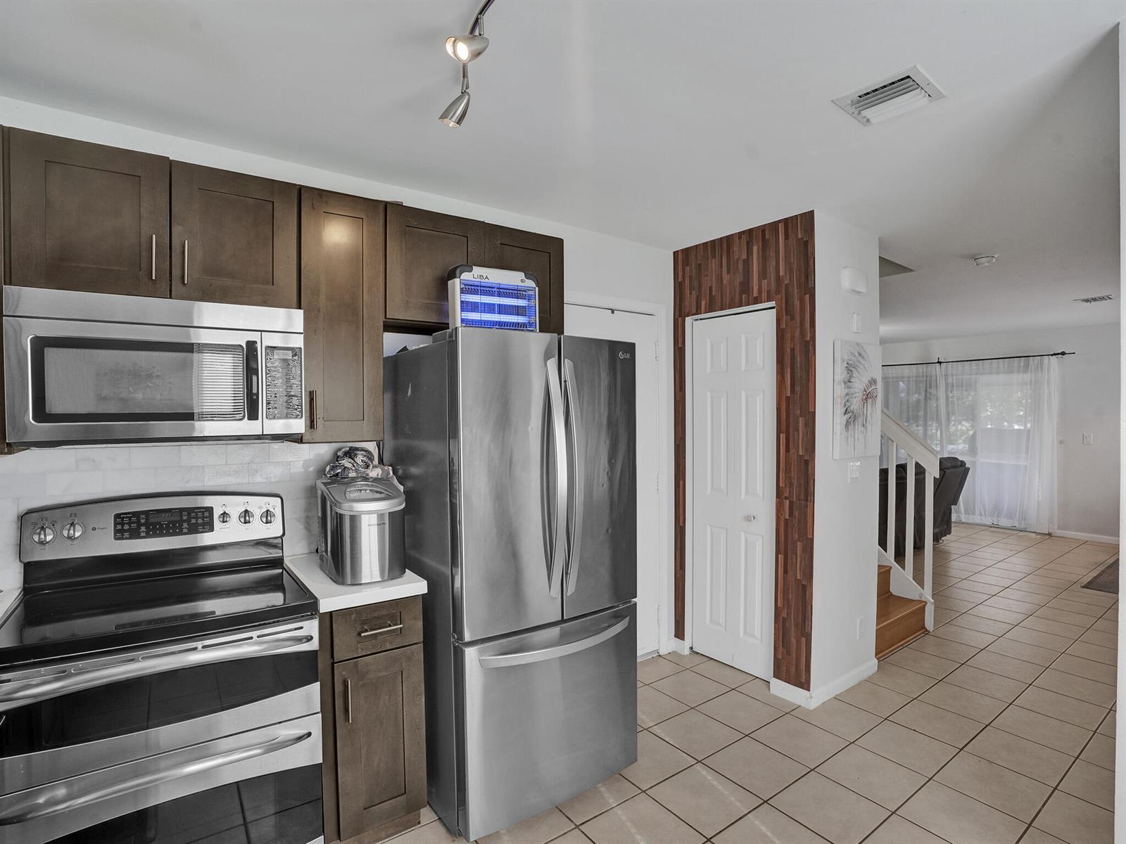 1488 SW 47th Avenue, Deerfield Beach FL 33442 photo 4