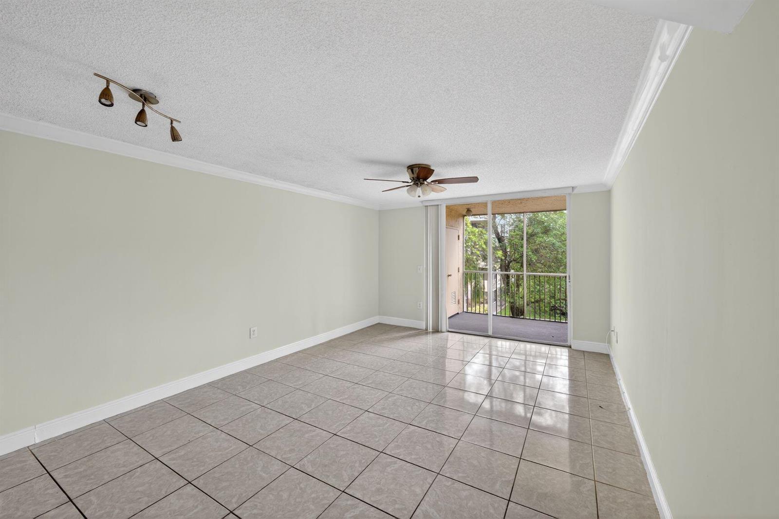8363 Lake Drive # 308, Doral FL 33166 photo 3