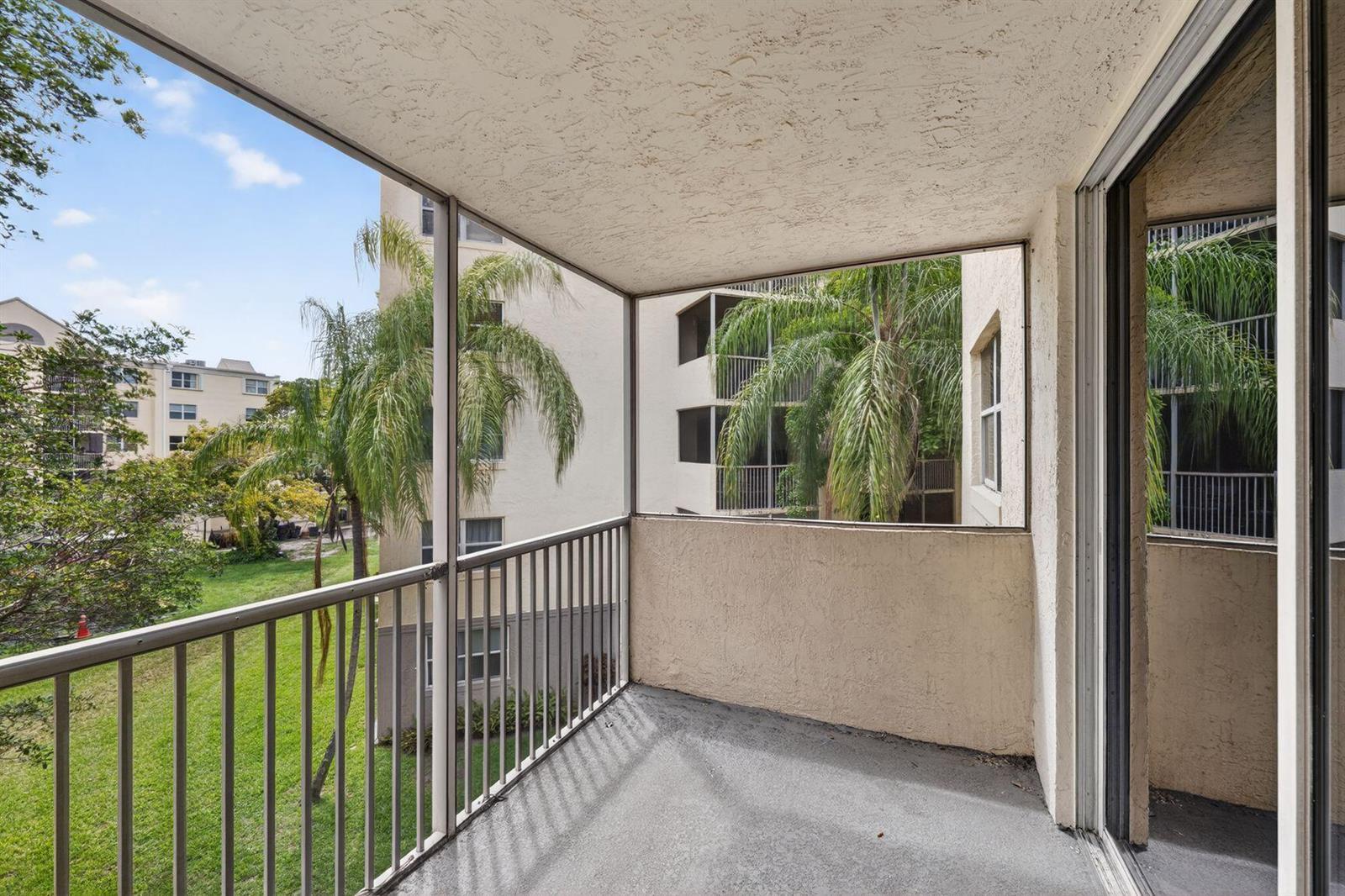 8363 Lake Drive # 308, Doral FL 33166 photo 4