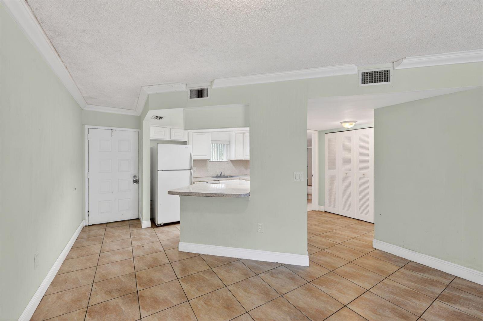 8373 Lake Drive # 101, Doral FL 33166 photo 5