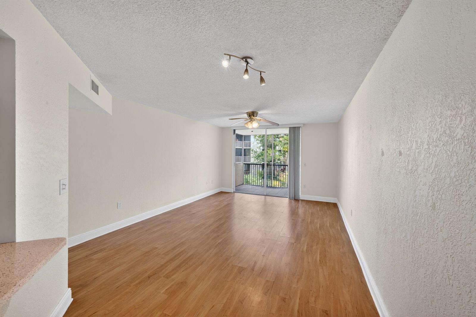 8353 Lake Drive # 204, Doral FL 33166 photo 2