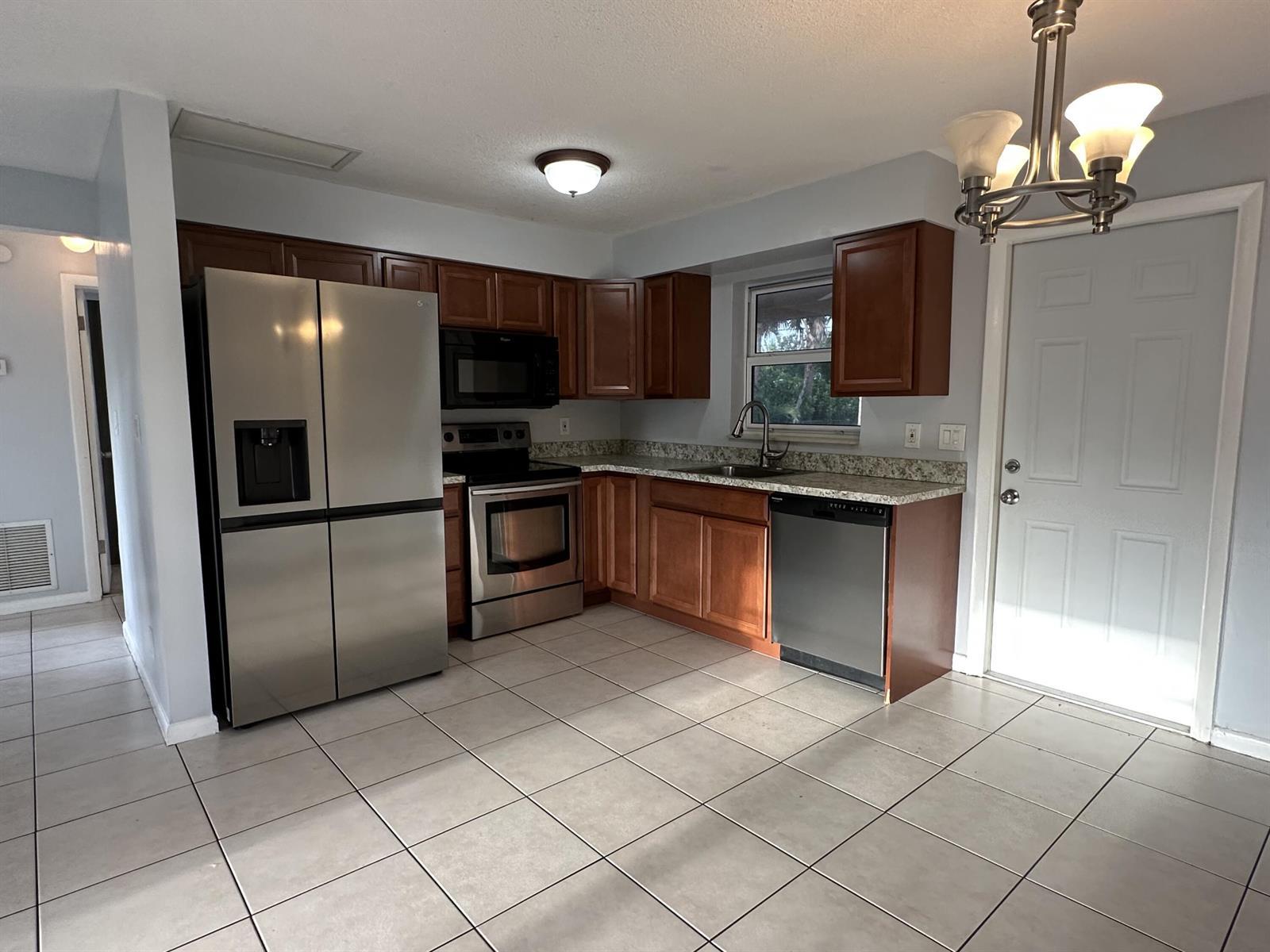 8502 Sunset Drive, Palm Beach Gardens FL 33410 photo 2