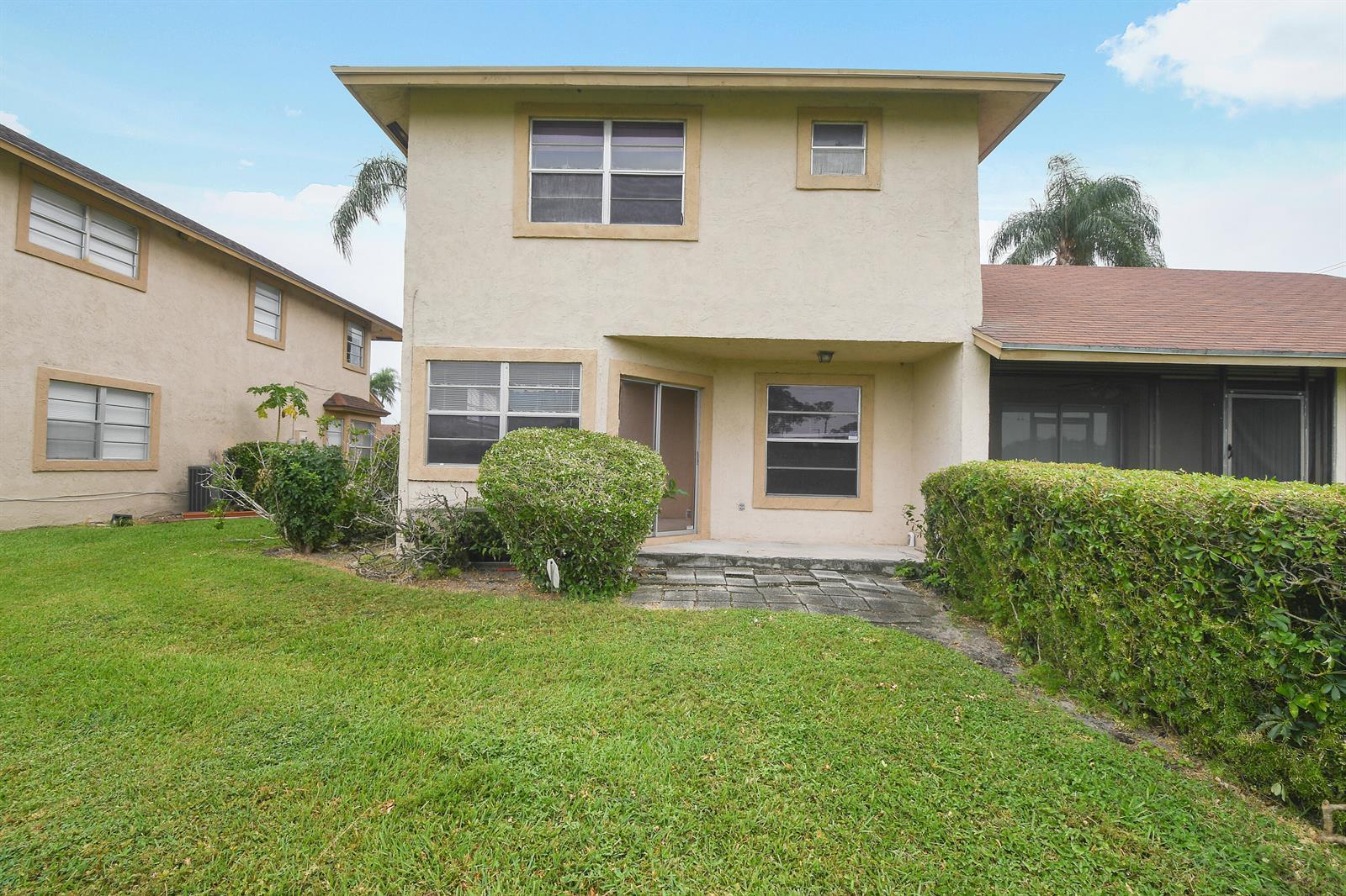 1475 Lake Mango Way, West Palm Beach FL 33406 photo 2