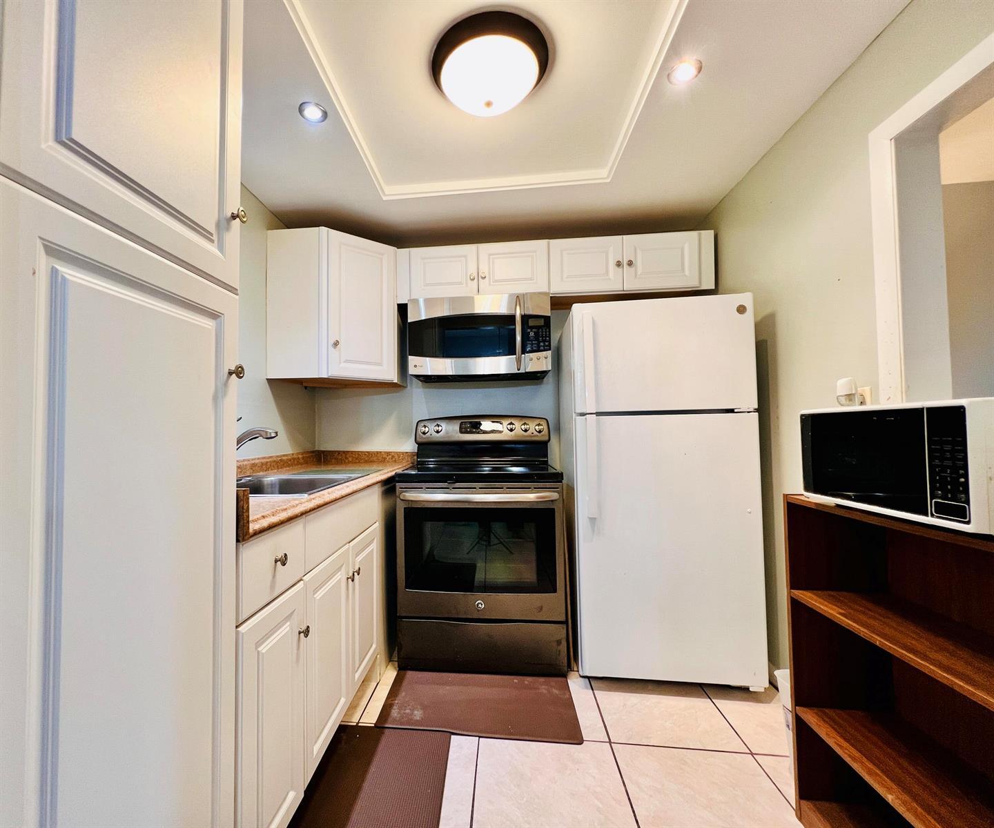330 Southampton B, West Palm Beach FL 33417 photo 2