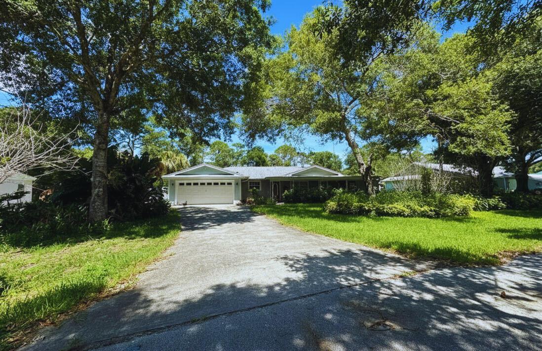 2725 47th Avenue, Vero Beach FL 32966