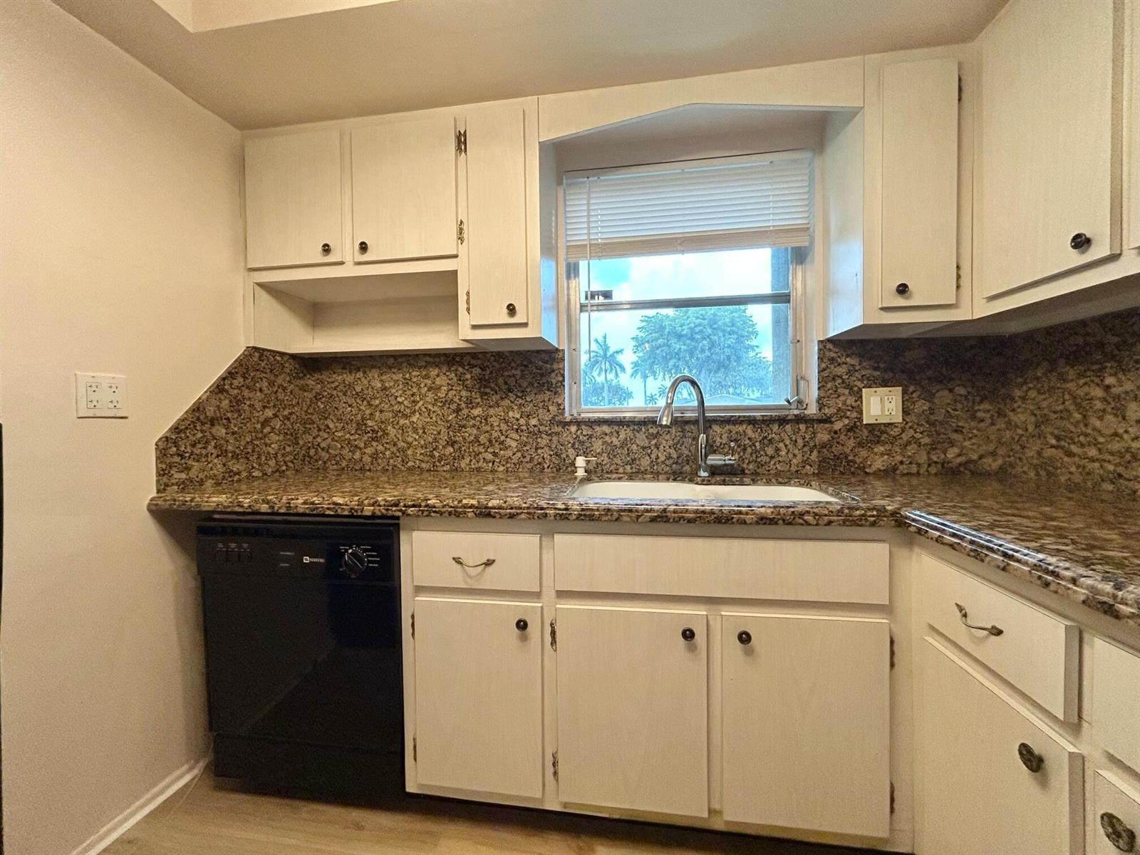 2854 E Ashley Dr Drive E # B, West Palm Beach FL 33415 photo 3