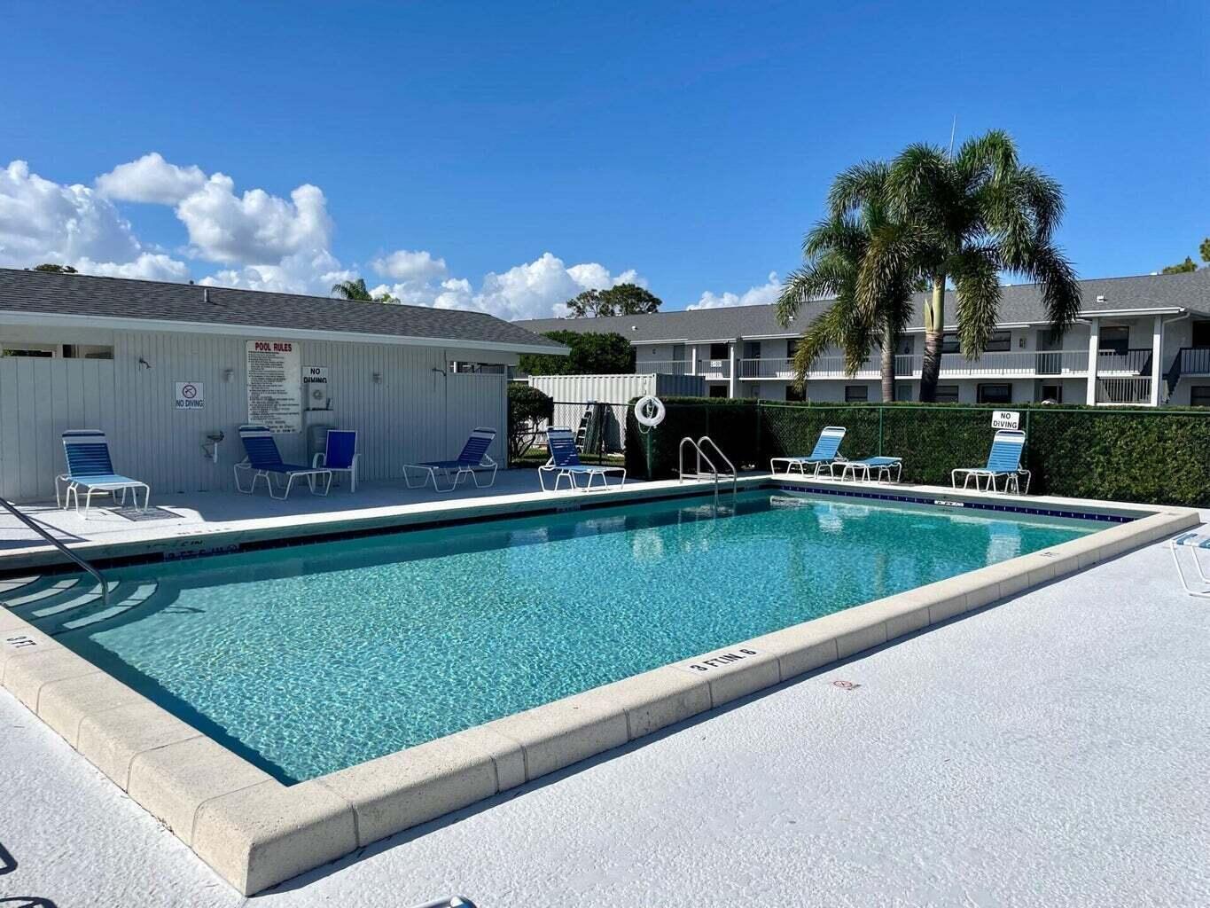 1271 SE Parkview Place # H8, Stuart FL 34994 photo 2