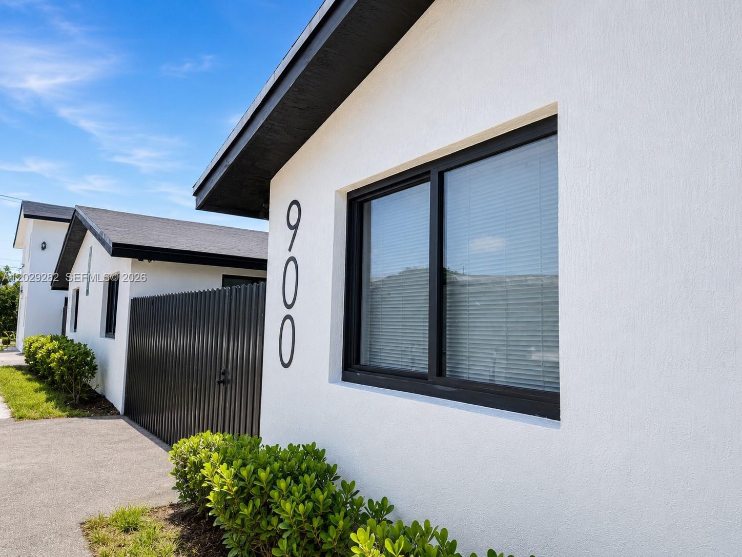 900 NW 8th Ave # 4, Pompano Beach FL 33060 photo 2