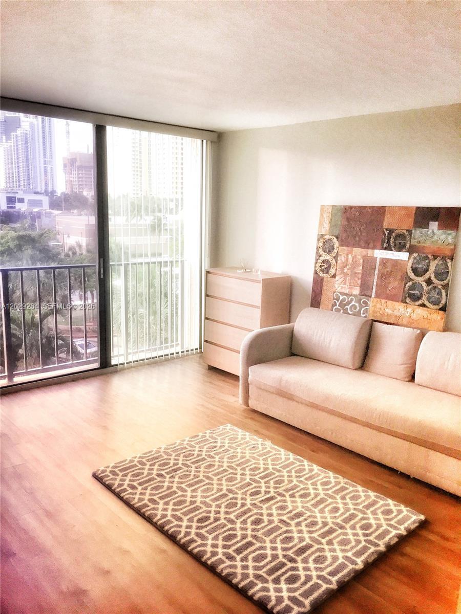 210 174th St # 515, Sunny Isles Beach FL 33160 photo 4