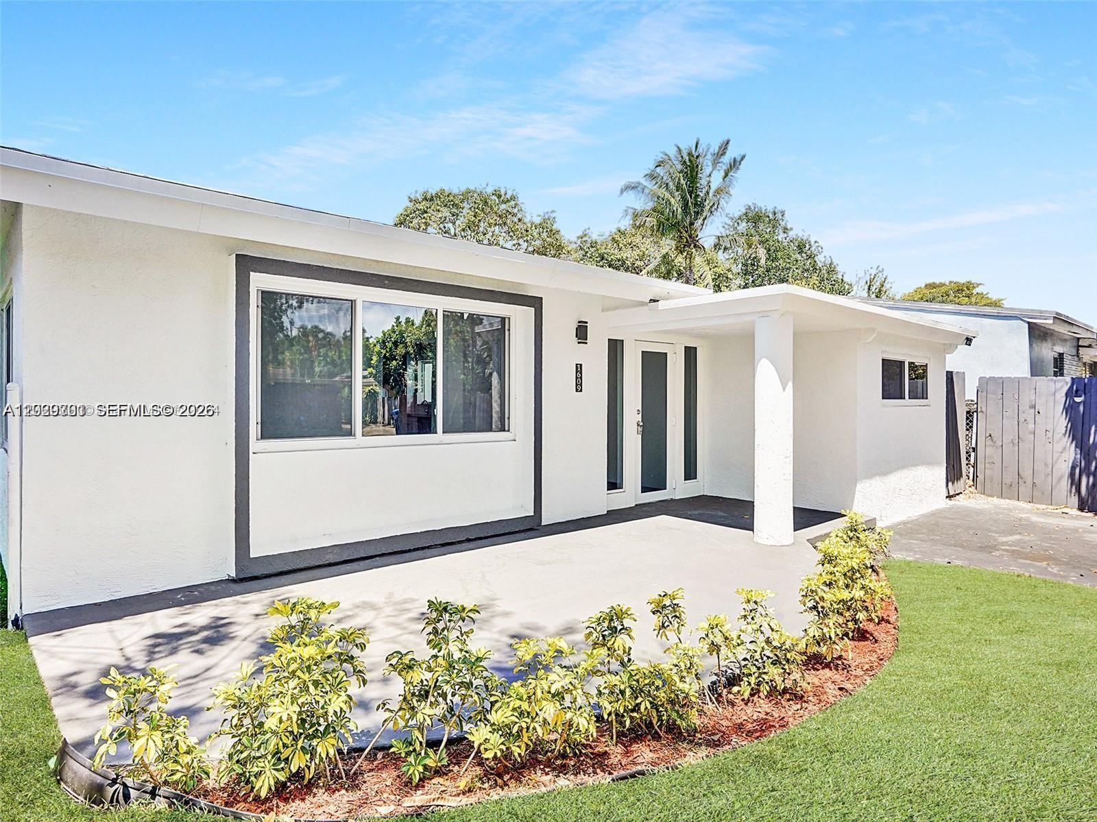 1609 NW 7th Ter, Fort Lauderdale FL 33311 photo 3