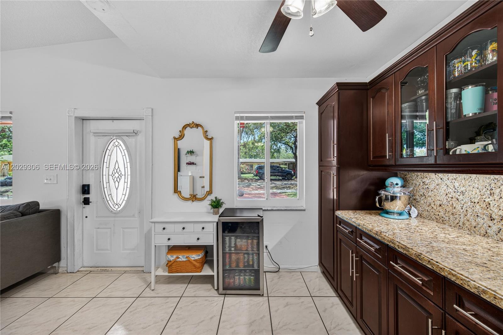 211 S 57th Way, Hollywood FL 33023 photo 2