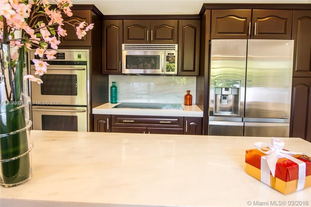 931 Placetas Ave, Coral Gables FL 33146 photo 5