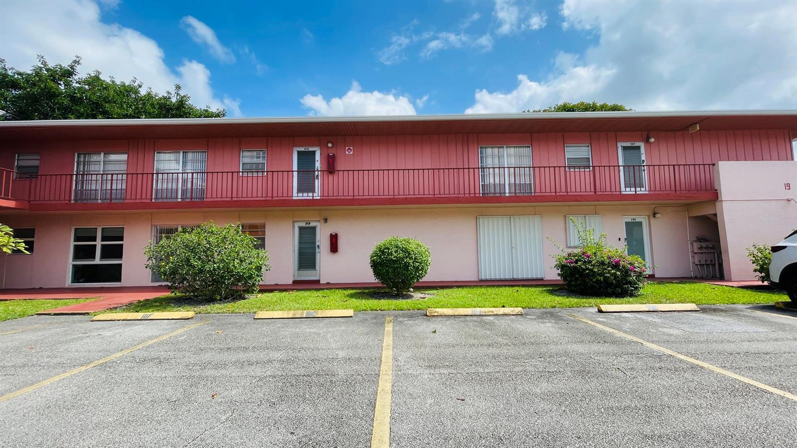 19 Golfs Edge, West Palm Beach FL 33417 photo 2