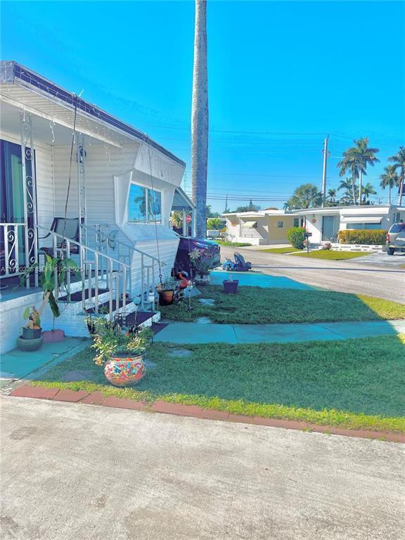 8564 SW 15th Court, Davie FL 33324 photo 3