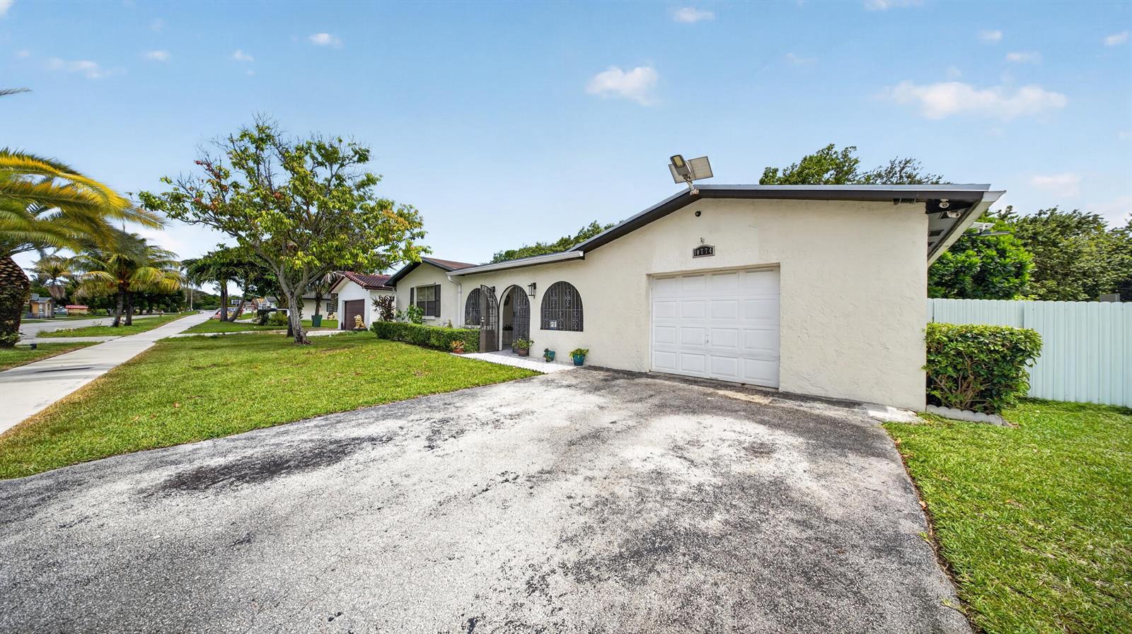 10774 SW 175th Terrace, Miami FL 33157 photo 2