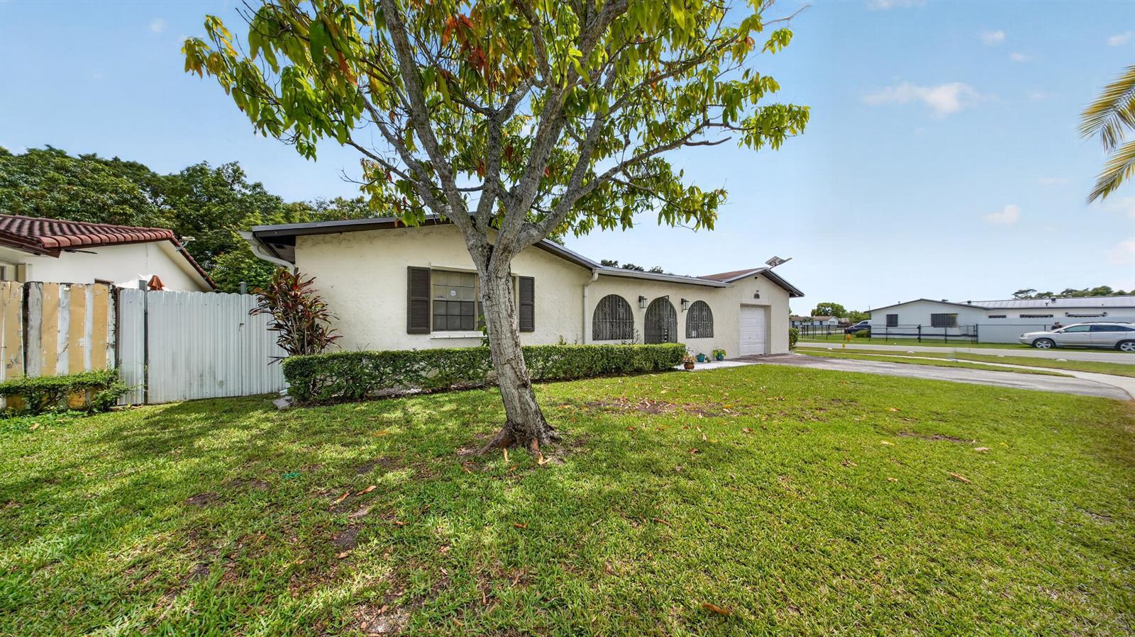 10774 SW 175th Terrace, Miami FL 33157 photo 5