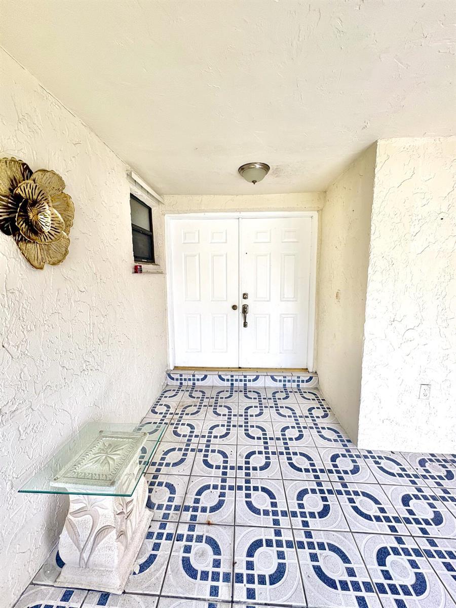 10774 SW 175th Terrace, Miami FL 33157 photo 4