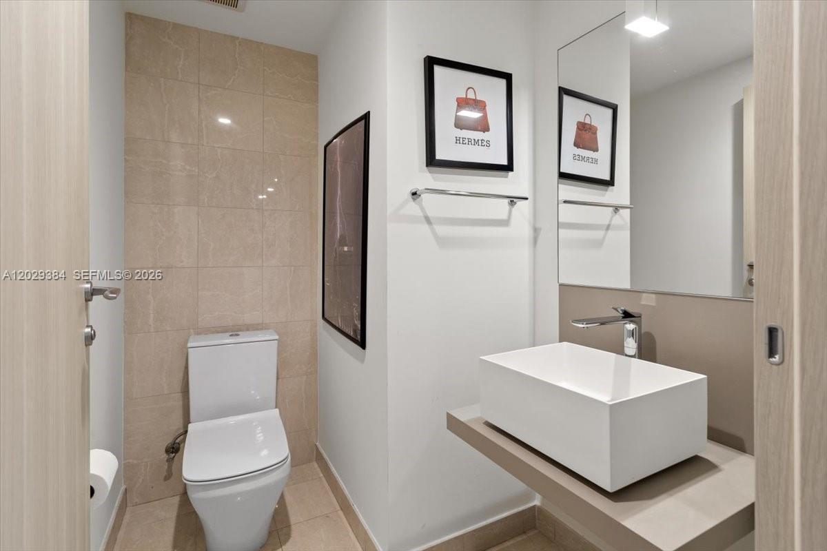 1000 Brickell Plz # 3303, Miami FL 33131 photo 2