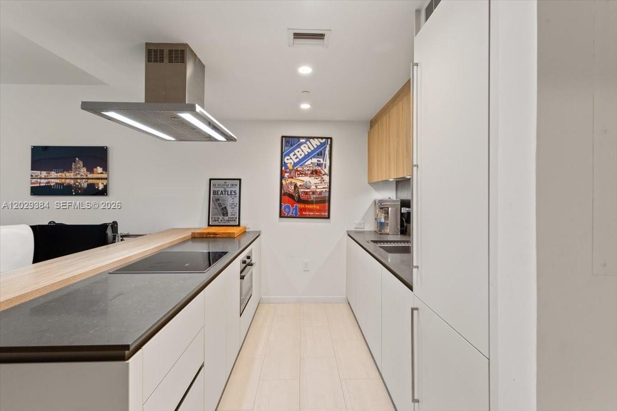 1000 Brickell Plz # 3303, Miami FL 33131 photo 3