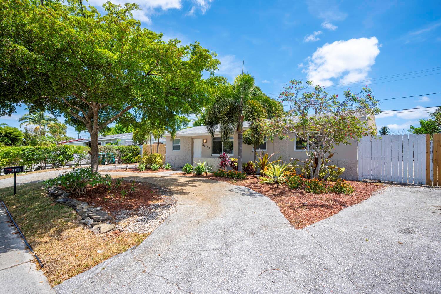 2100 N Seacrest Boulevard, Boynton Beach FL 33435 photo 2