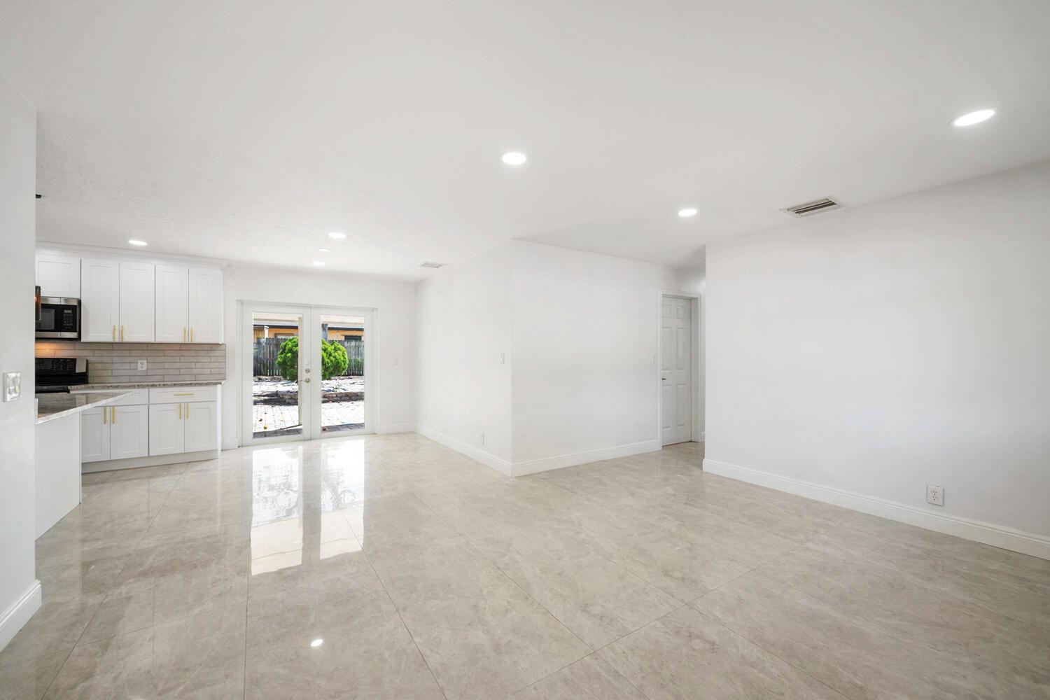 2100 N Seacrest Boulevard, Boynton Beach FL 33435 photo 5