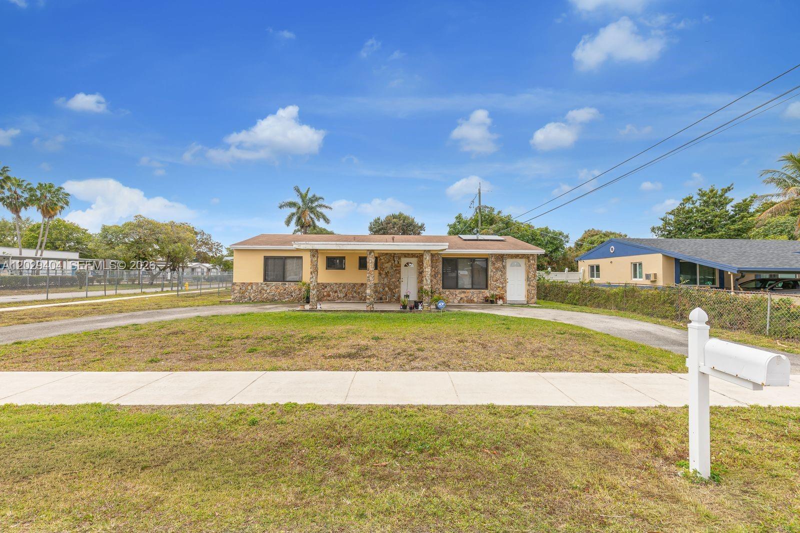 6200 SW 18th St, North Lauderdale FL 33068 photo 5