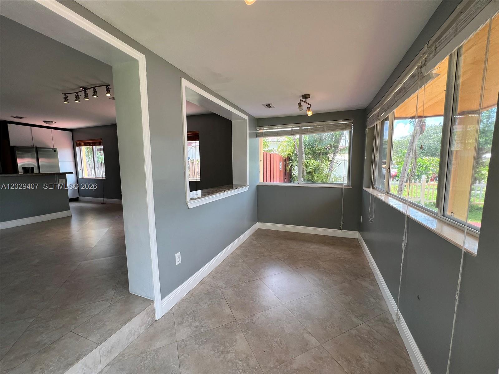 2502 Dewey St, Hollywood FL 33020 photo 2
