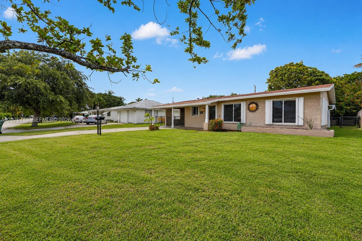 365 NW 46th St, Oakland Park FL 33309