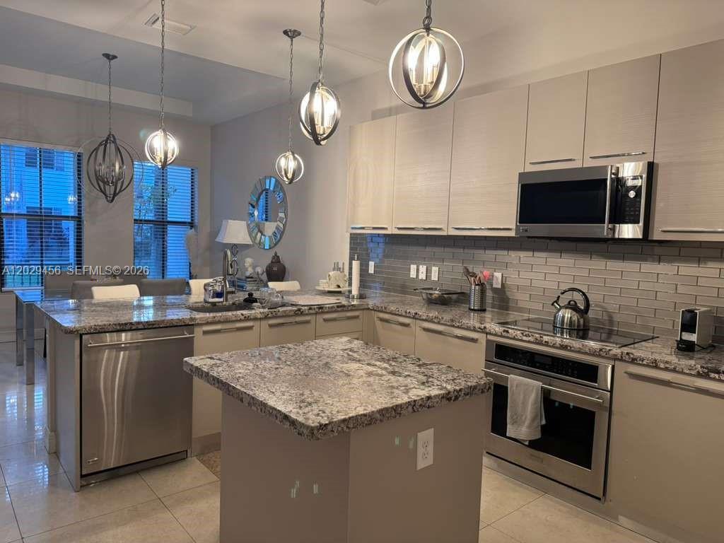 8441 NW 51st Ter # 8441, Doral FL 33166 photo 2