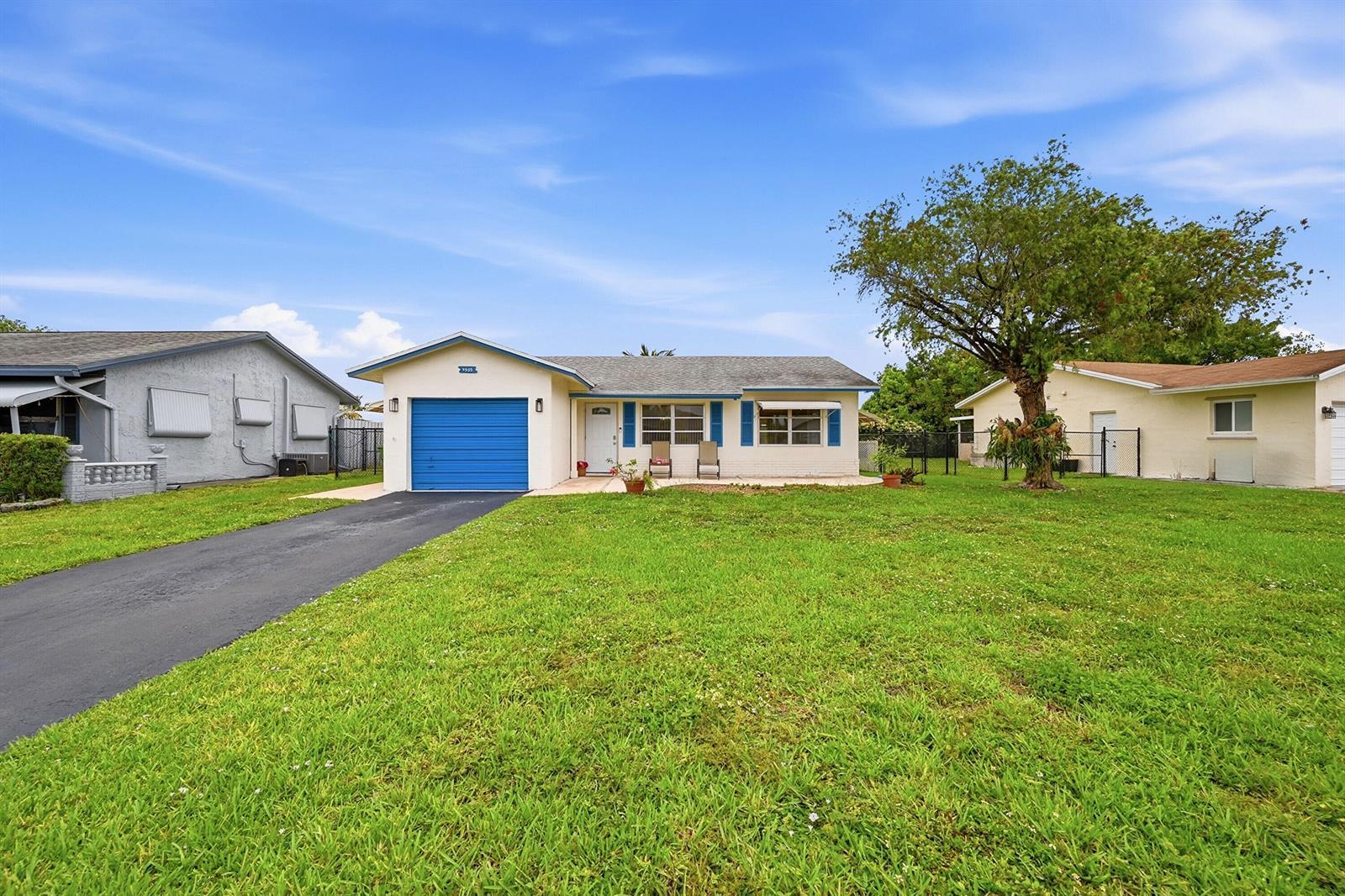 9505 NW 73rd Street, Tamarac FL 33321 photo 2