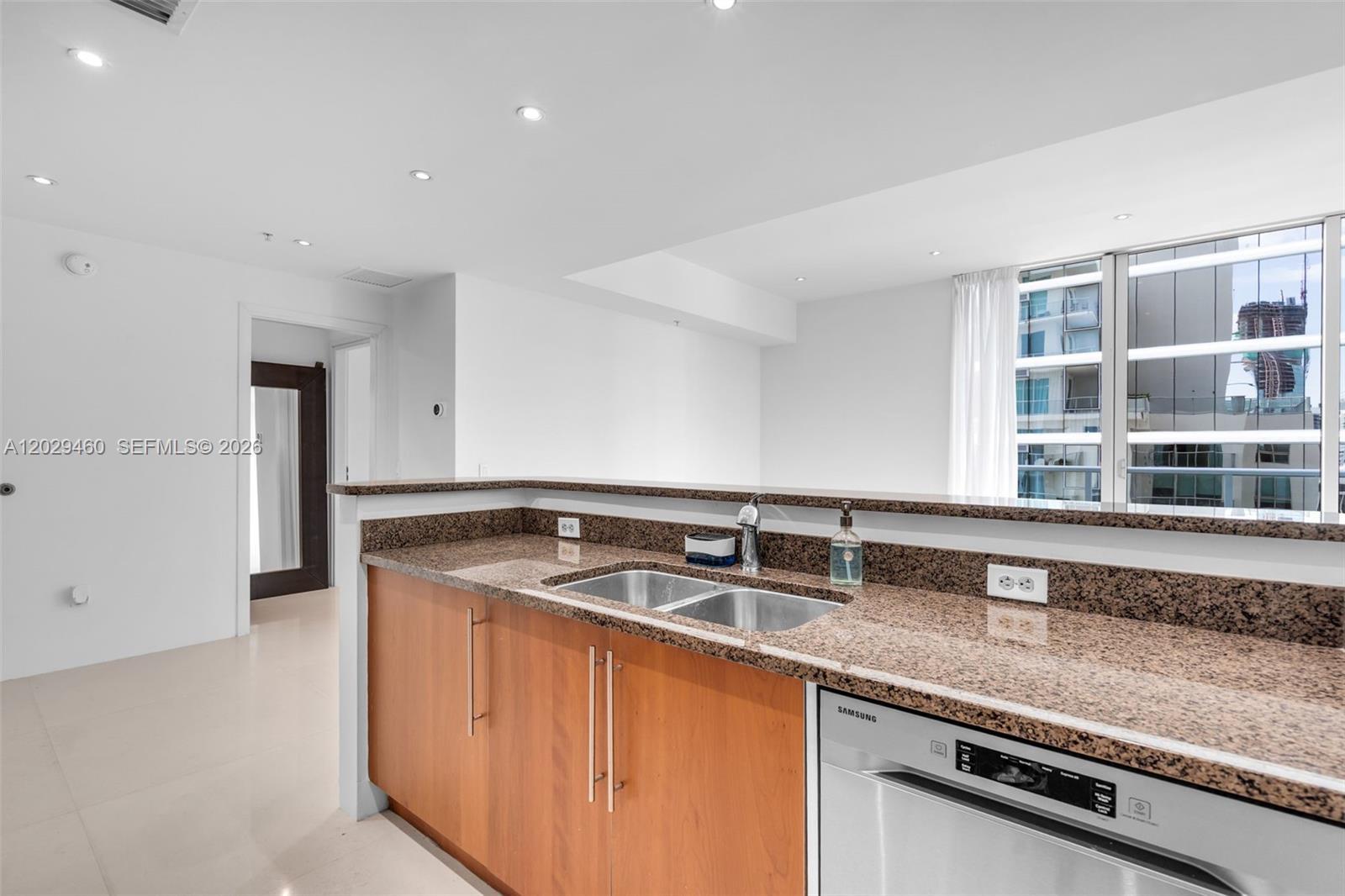 300 S Biscayne Blvd # 3702, Miami FL 33131 photo 5