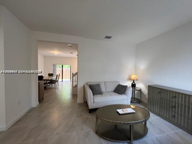 327 NE 208th Ter, Miami FL 33179 photo 3