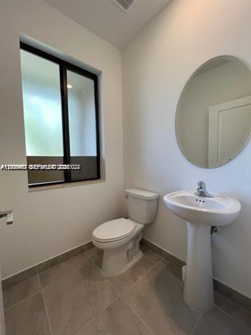 327 NE 208th Ter, Miami FL 33179 photo 4