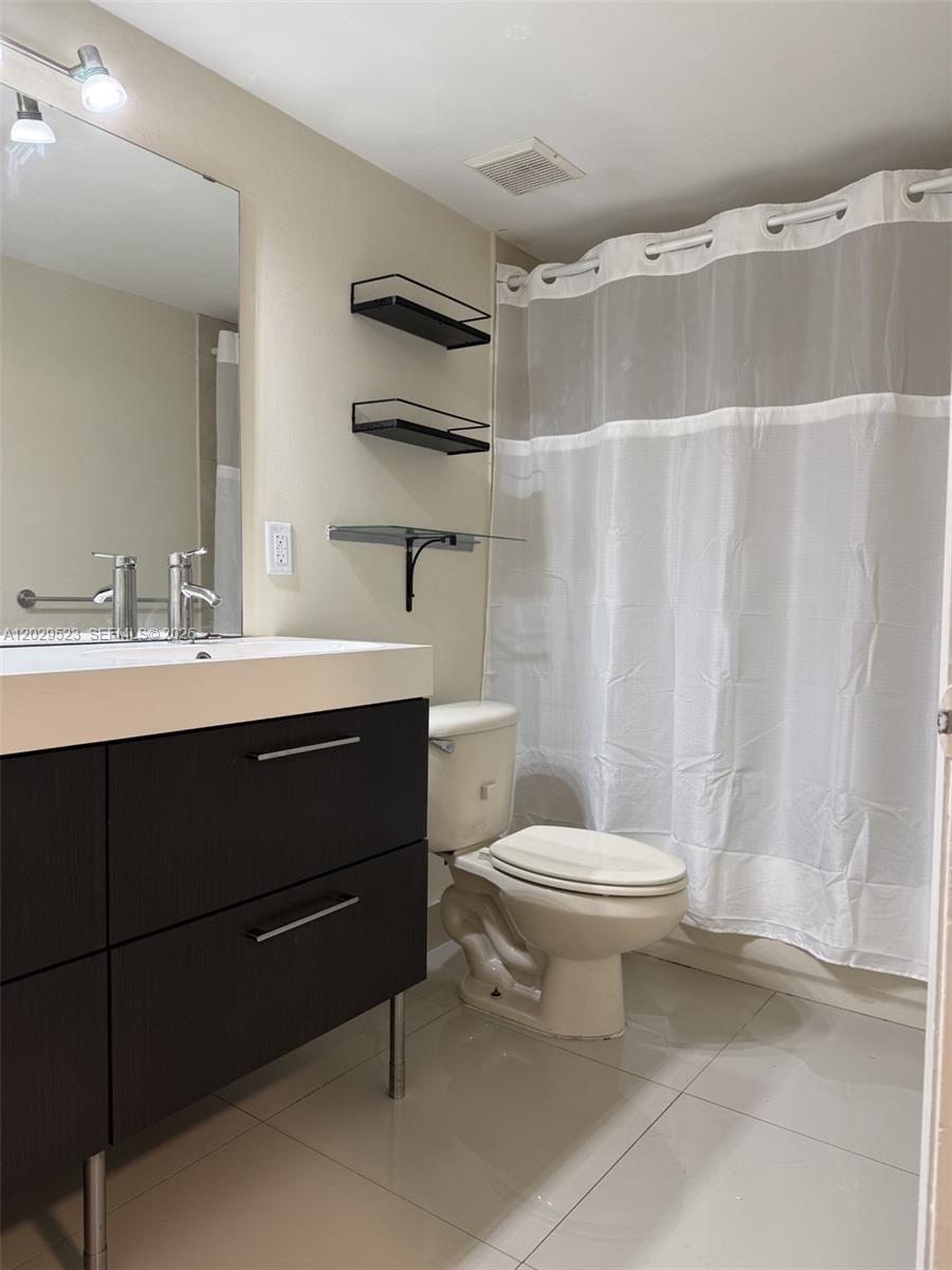 8225 Lake Dr # 107, Doral FL 33166 photo 4