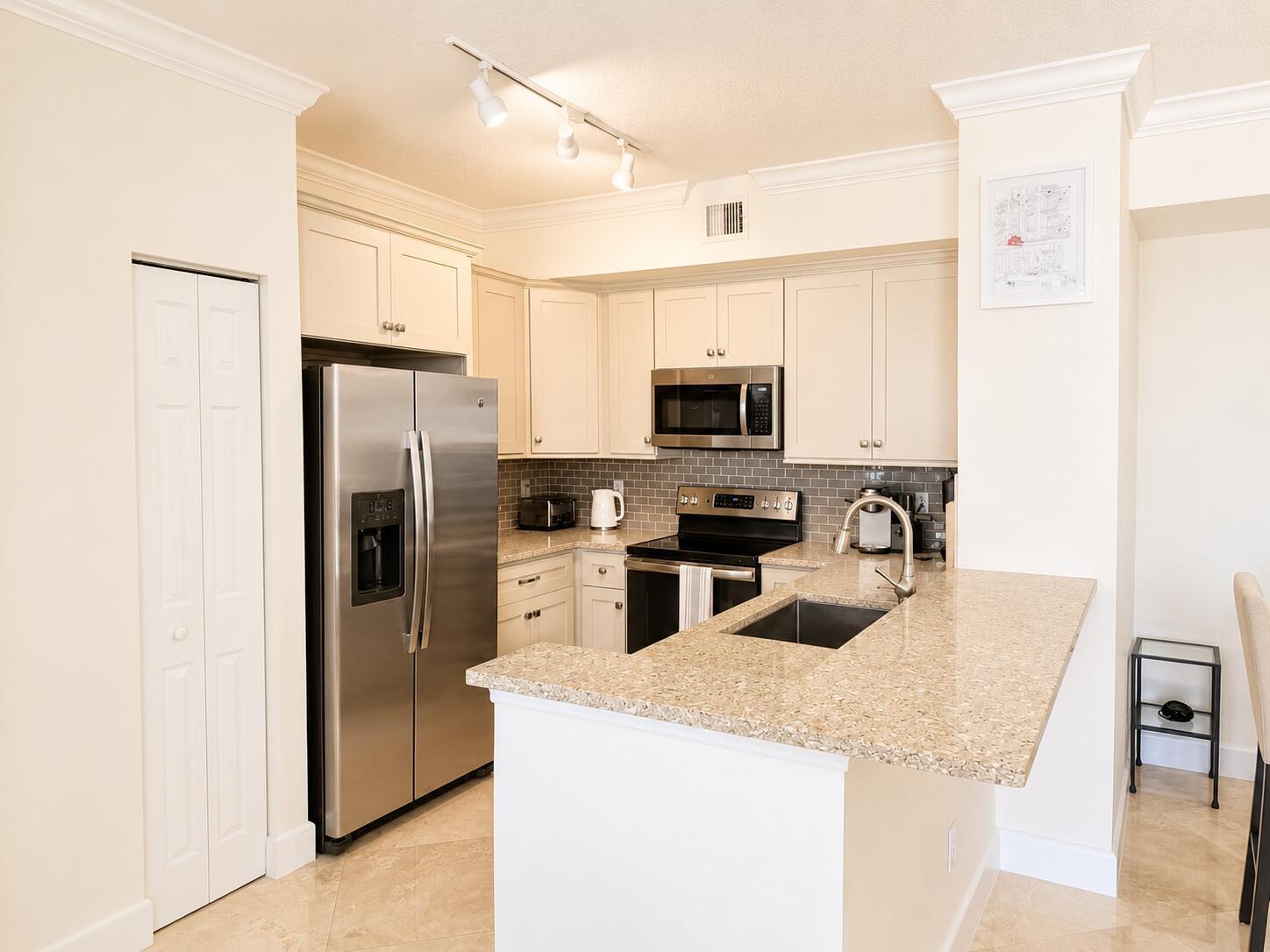 651 Okeechobee Boulevard # 1004, West Palm Beach FL 33401 photo 3