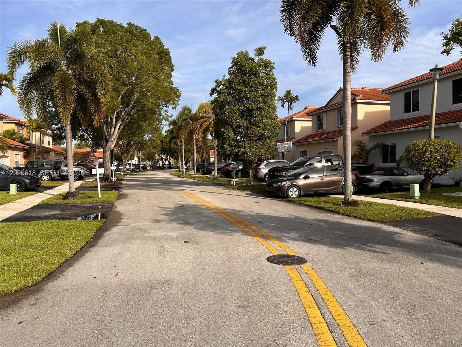 17835 SW 10th Ct, Pembroke Pines FL 33029 photo 3