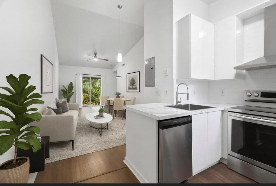 6249 Garden Court, Davie FL 33314 photo 3