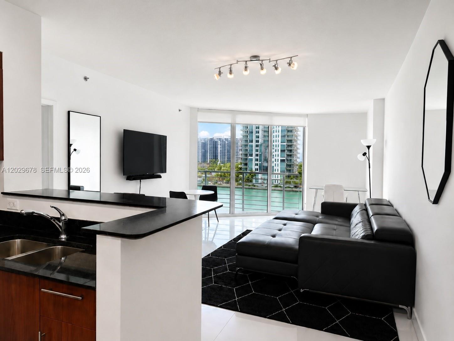 325 S Biscayne Blvd # 717, Miami FL 33131
