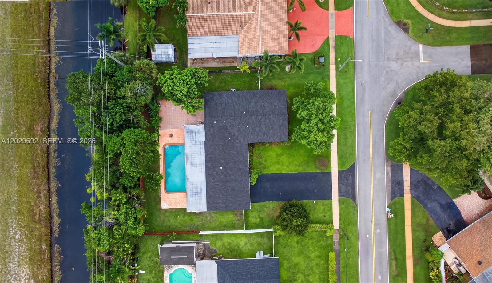 5501 Pine Ter, Plantation FL 33317 photo 2