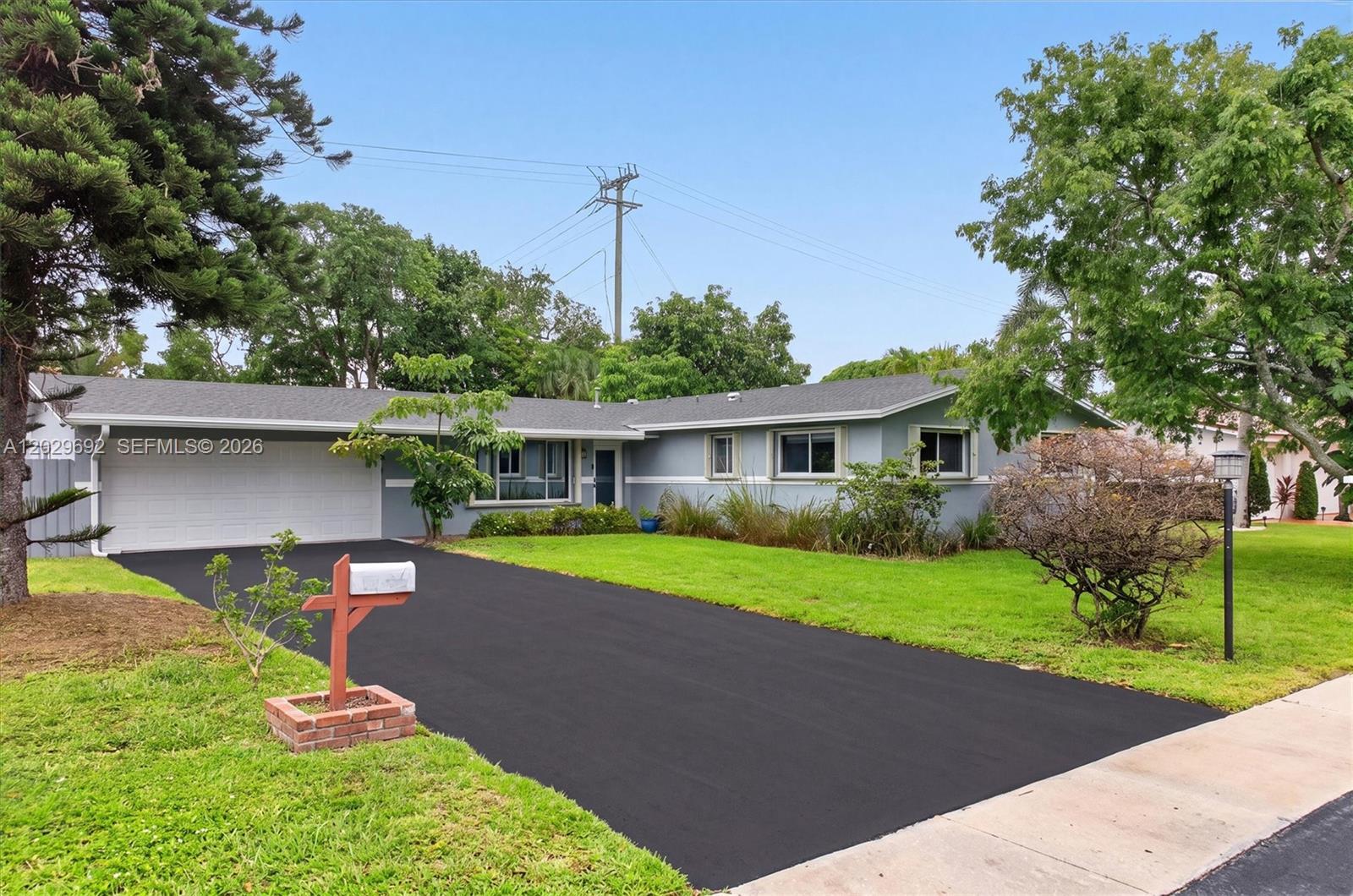 5501 Pine Ter, Plantation FL 33317 photo 3