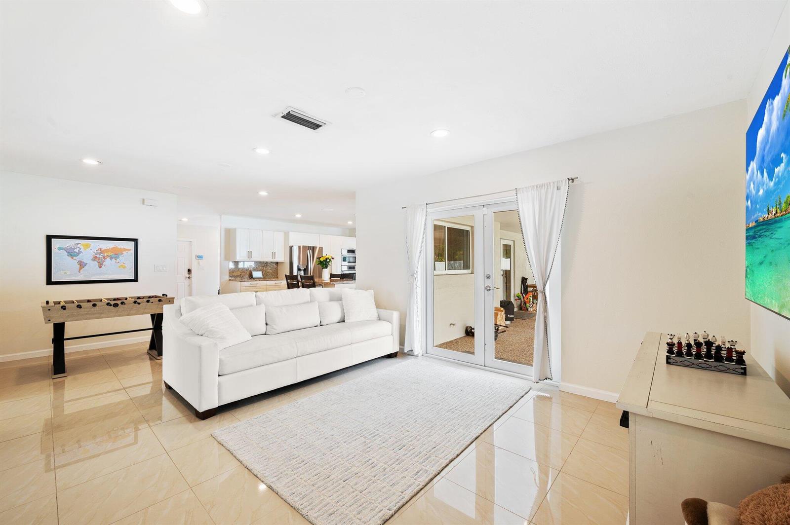6101 SW 9th Street, Plantation FL 33317 photo 5