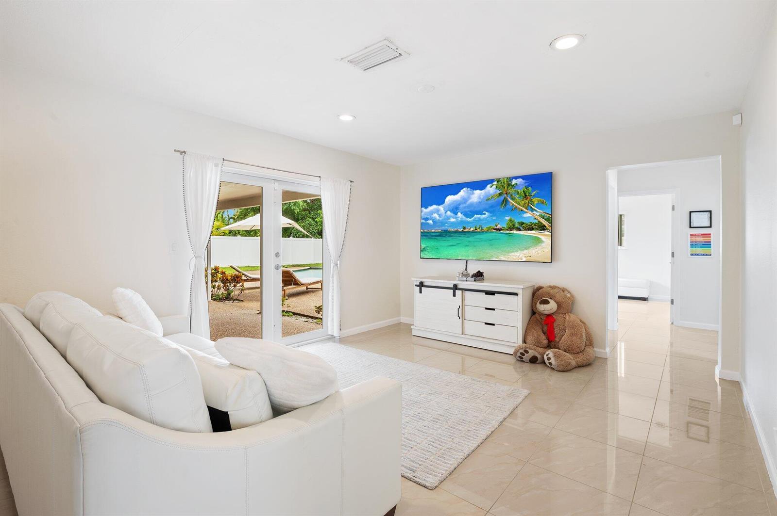 6101 SW 9th Street, Plantation FL 33317 photo 4