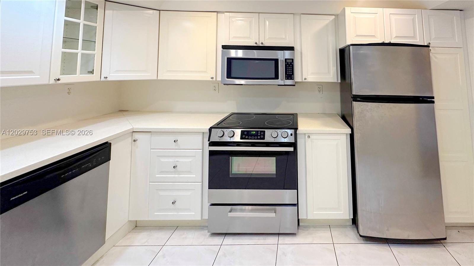 800 Parkview Dr # 323, Hallandale Beach FL 33009 photo 2